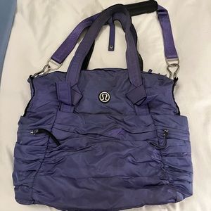 Lululemon Triumphant Purple bag